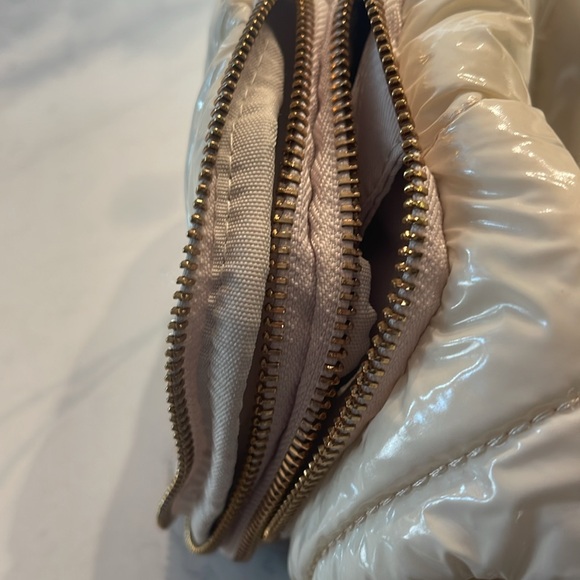 Has many compartments and adjustable straps used just a few times this summer - Picture 4 of 7